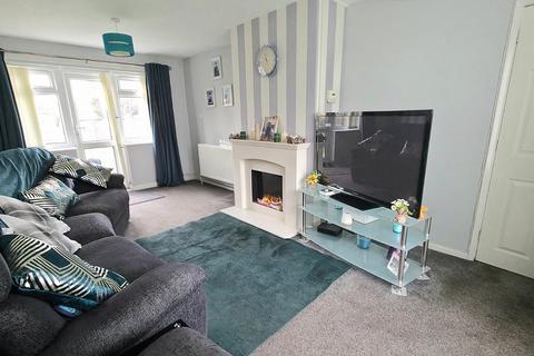 3 bedroom semi-detached house for sale, Tulliver Close, Warwickshire CV12