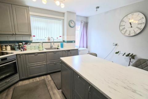3 bedroom semi-detached house for sale, Tulliver Close, Warwickshire CV12