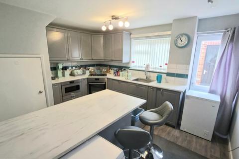 3 bedroom semi-detached house for sale, Tulliver Close, Warwickshire CV12