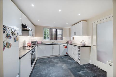 undefined, Oak Road, Caterham CR3