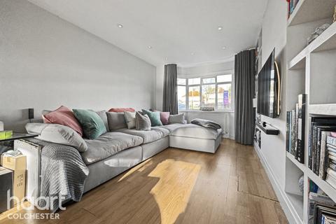 3 bedroom semi-detached house for sale, St Andrews Avenue, Colchester