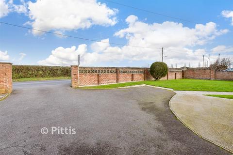 undefined, Long Lane, Newport PO30