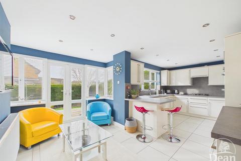 4 bedroom detached house for sale, Sabrina Way, Lydney GL15