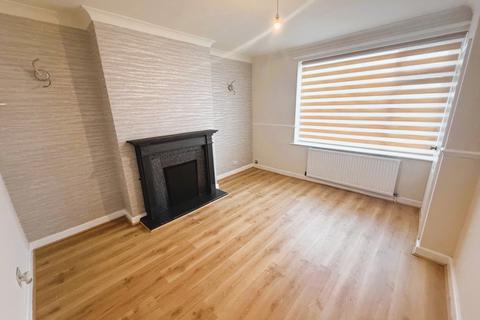 2 bedroom terraced house to rent, Everingham Crescent, Southey Green