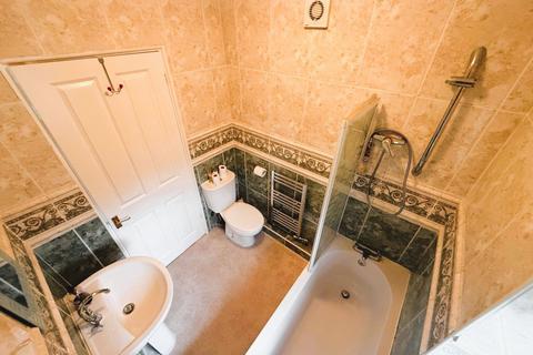 2 bedroom terraced house to rent, Everingham Crescent, Southey Green