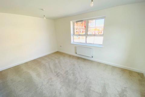 3 bedroom house to rent, Walker Close, Westhampnett, Chichester