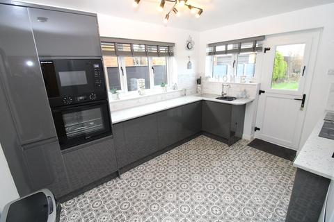 3 bedroom bungalow for sale, Ashfield Close, Barnsley