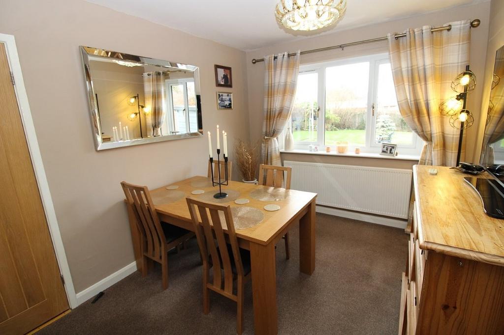 Dining room / Bedroom