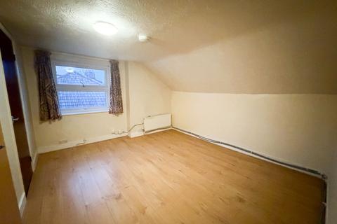 Studio to rent, Eastern Road, Romford, RM1