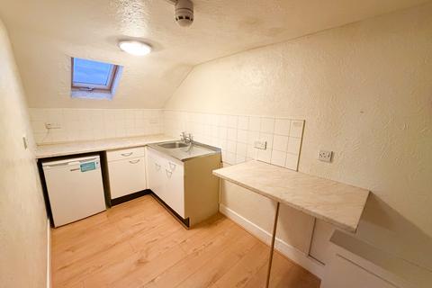 Studio to rent, Eastern Road, Romford, RM1