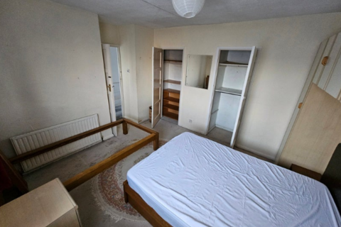 1 bedroom in a house share to rent, Trevor Close, Northolt UB5