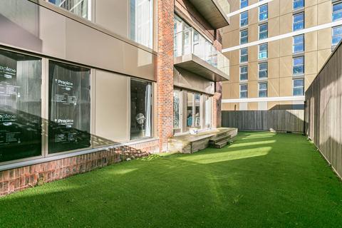 2 bedroom apartment for sale, Fairfield Avenue, Staines-upon-Thames, Surrey, TW18