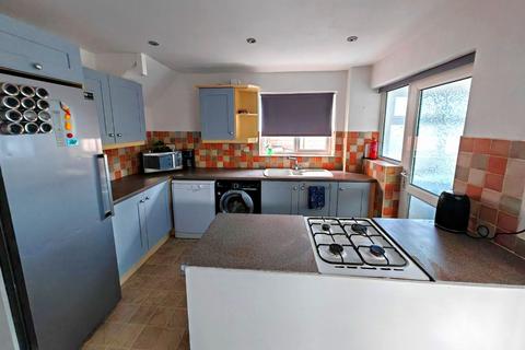 3 bedroom semi-detached house for sale, Highfields Close, Loughborough, LE12