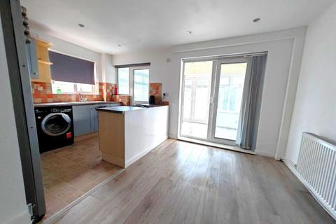 3 bedroom semi-detached house for sale, Highfields Close, Loughborough, LE12