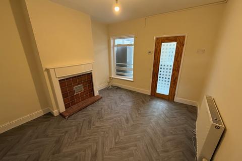 2 bedroom terraced house to rent, Leopold Street, Loughborough LE11