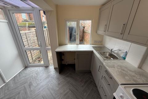 2 bedroom terraced house to rent, Leopold Street, Loughborough LE11