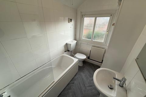 2 bedroom terraced house to rent, Leopold Street, Loughborough LE11