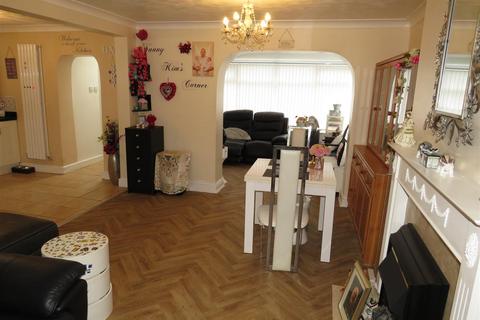 3 bedroom end of terrace house for sale, Bannerlea Road, Birmingham B37
