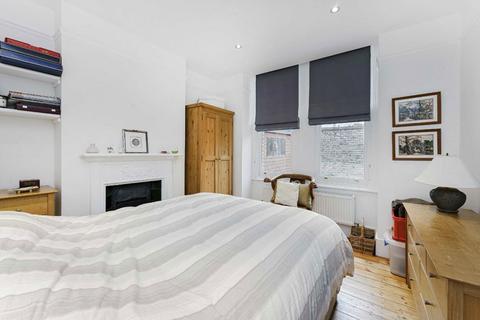 2 bedroom flat to rent, Park Hill, London SW4