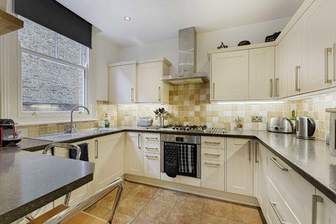 2 bedroom flat to rent, Park Hill, London SW4