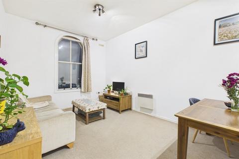 2 bedroom flat to rent, Hamlet House, London Road, Forest Hill, SE23