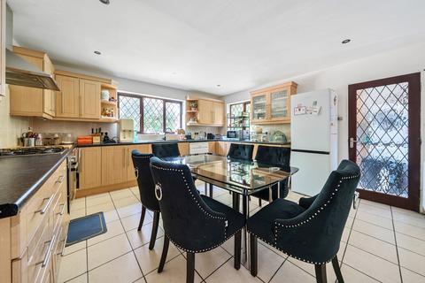 undefined, Fishery Road, Maidenhead SL6