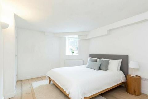 2 bedroom flat to rent, Fairhazel Gardens, London