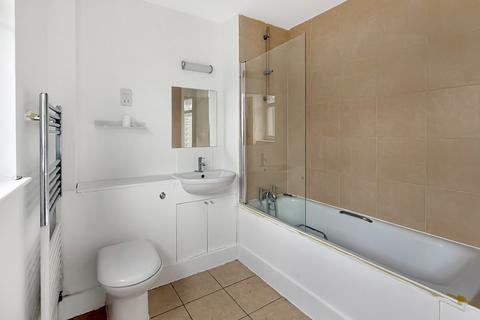 undefined, a Clayponds Lane, London, TW8