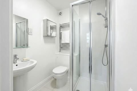 undefined, c Clayponds Lane, London, TW8