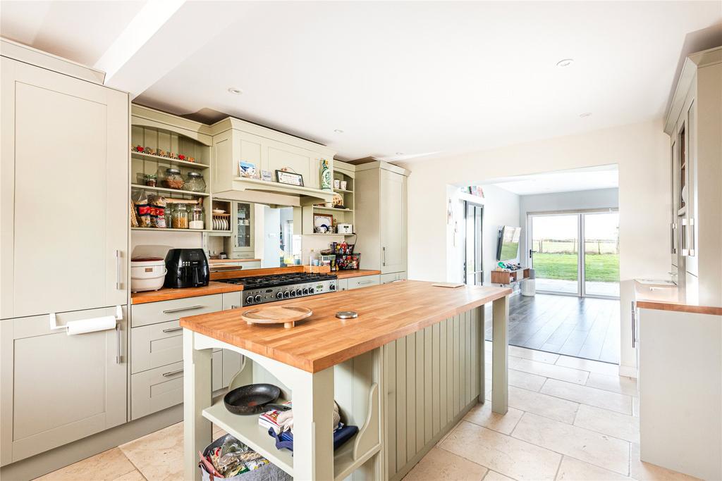 Kitchen/Breakfast Rm