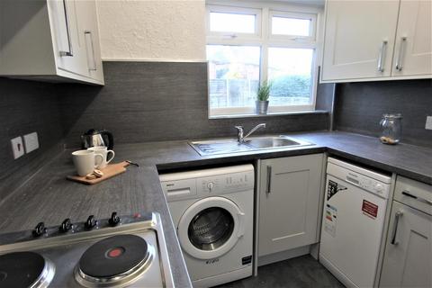 4 bedroom house to rent, Stanmore Grove, Leeds