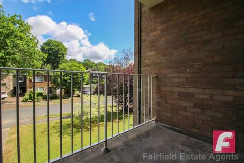 2 bedroom apartment for sale, By The Wood, Carpenders Park, WD19