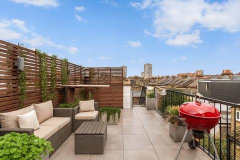 2 bedroom flat for sale, Inworth Street, London