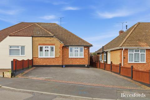 2 bedroom bungalow for sale, Burstead Drive, Billericay, CM11