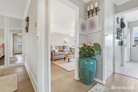 2 bedroom bungalow for sale, Burstead Drive, Billericay, CM11