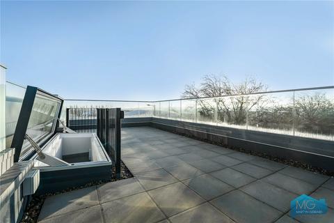 4 bedroom end of terrace house for sale, High Road, London, N12