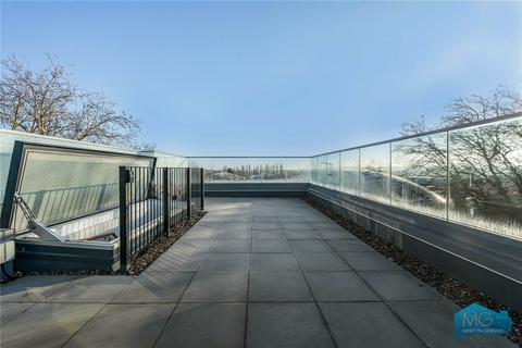 4 bedroom end of terrace house for sale, High Road, London, N12