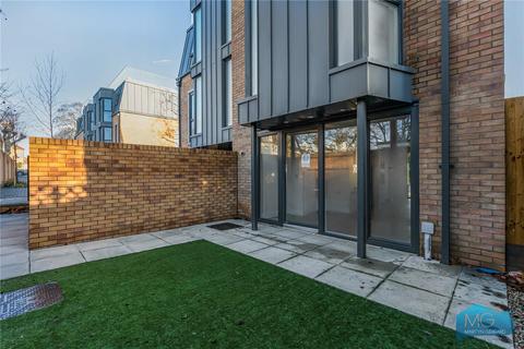 4 bedroom end of terrace house for sale, High Road, London, N12