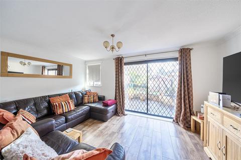 3 bedroom terraced house for sale, Warrens Shawe Lane, Edgware