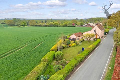 3 bedroom detached house for sale, Church Road, West Hanningfield