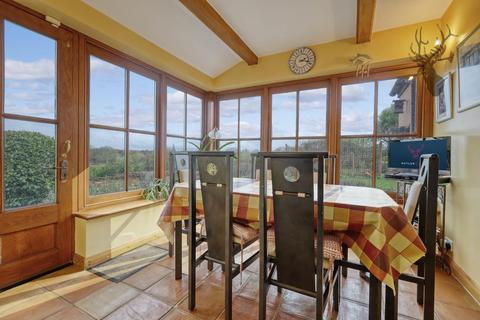 3 bedroom detached house for sale, Church Road, West Hanningfield