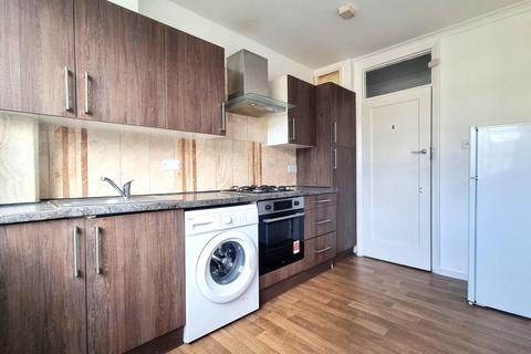 1 bedroom flat to rent, Pages Hill, London