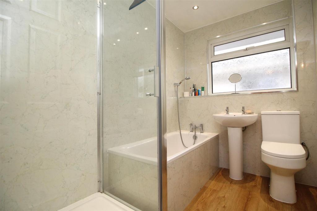 Bathroom .JPG