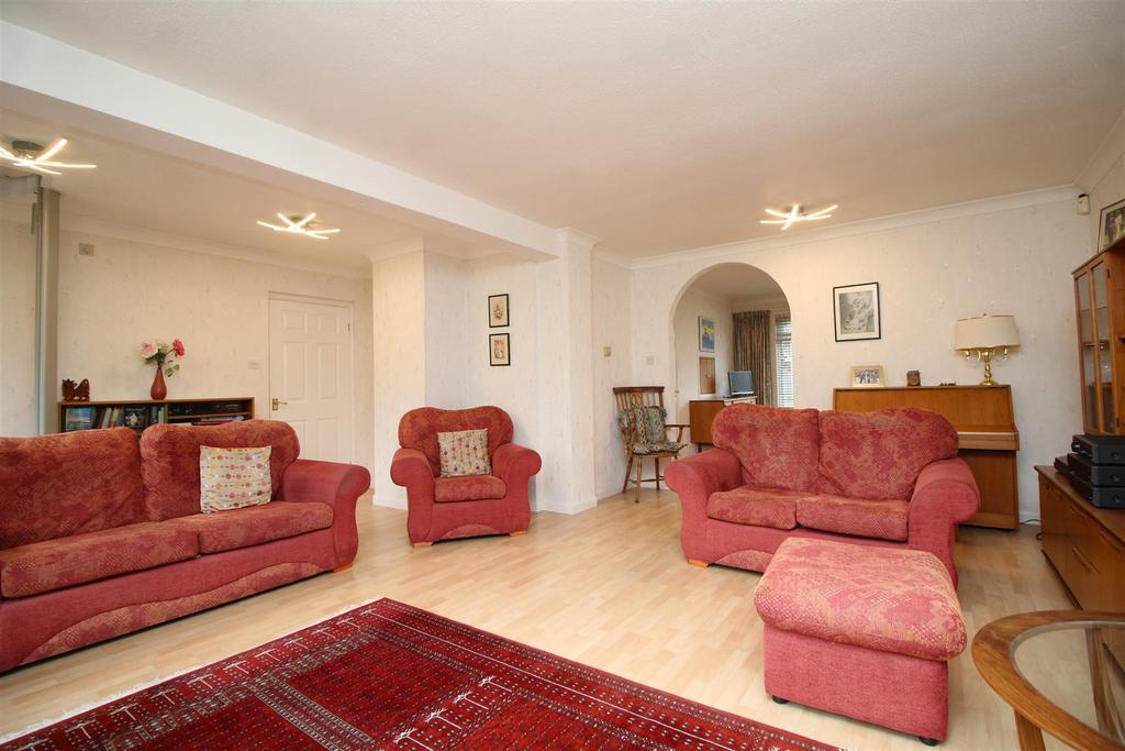 Living room 2 .JPG