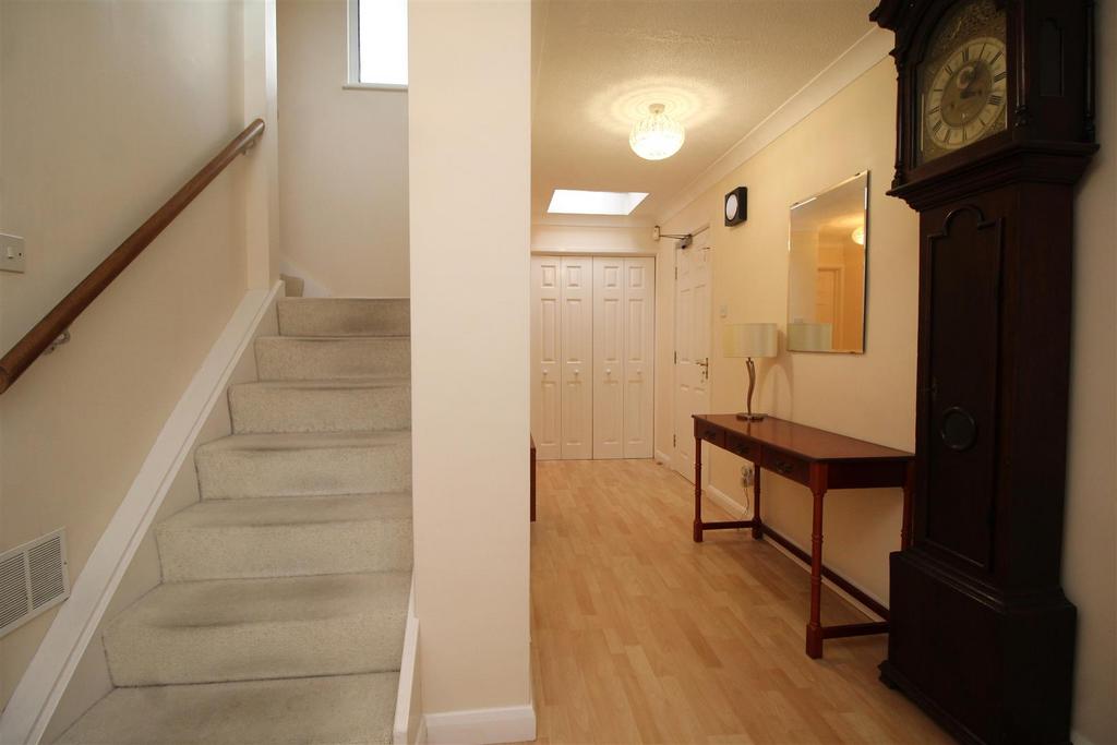 Hallway.JPG