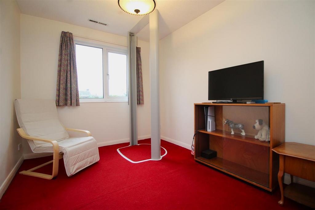 Bedroom 3 .JPG