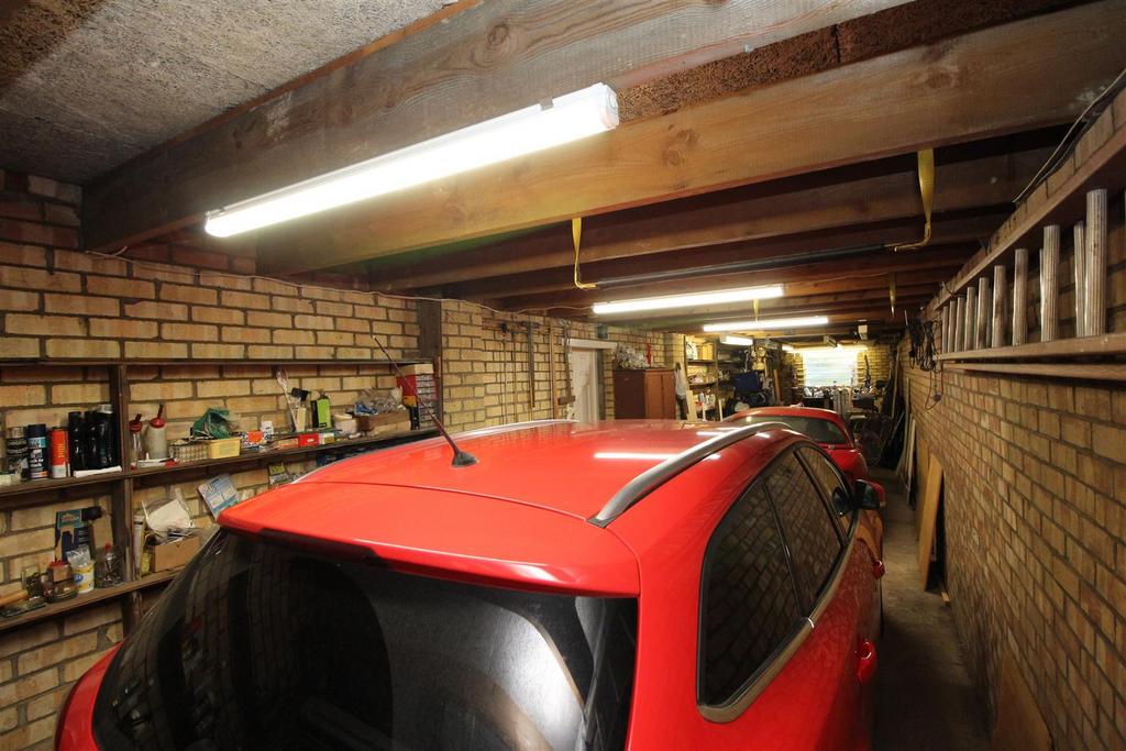 Garage 1 .JPG