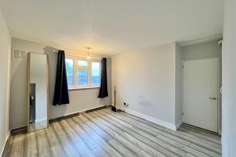 3 bedroom apartment for sale, Uxbridge Road, Southall UB1