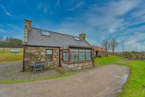 3 bedroom cottage for sale