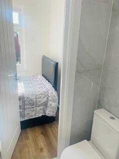 1 bedroom in a house share to rent, North Hyde Road, Hayes UB3